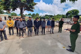 Khởi tố 15 đối tượng mang hung khí đi hỗn chiến trong đêm