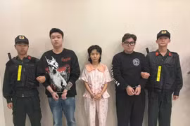Công an TP HCM triệt phá đường dây 'khí cười', vận chuyển 'tận nơi' bằng xe công nghệ