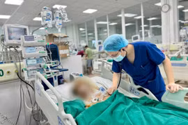 Uống gần 1 lít rượu/ngày trong 20 năm, người đàn ông suy gan, nhiễm trùng huyết nặng