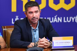 Huấn luyện viên Harry Kewell ra mắt câu lạc bộ Hà Nội