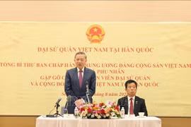 Tổng Bí thư Tô Lâm gặp gỡ cán bộ Đại sứ quán và cộng đồng người Việt Nam tại Hàn Quốc