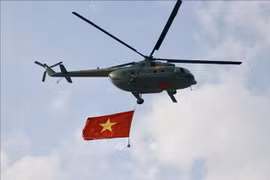 Các phi đội trực thăng bắt đầu cất cánh