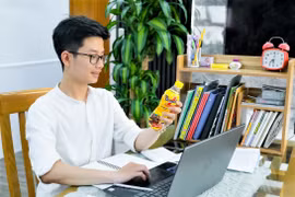 Hai thập kỷ và cam kết không chất bảo quản: Number 1 tiếp năng lượng không giới hạn cho người trẻ Việt