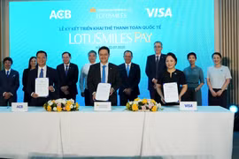 Vietnam Airlines hợp tác cùng ACB và Visa ra mắt thẻ hội viên tích hợp thanh toán Lotusmiles Pay
