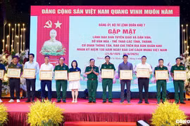 Quân khu 7 trao tặng bằng khen cho 75 cá nhân, tập thể báo chí tiêu biểu