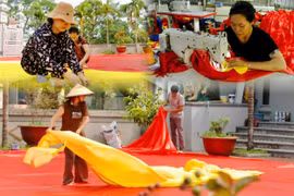 Hối hả may cờ Tổ quốc phục vụ dịp kỷ niệm 80 năm Quốc khánh 2/9