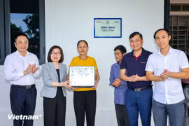 TTXVN trao tặng nhà nghĩa tình, tri ân người làm báo hy sinh vì Tổ quốc