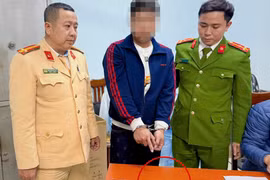 Hà Nội: Phối hợp kiểm tra nồng độ cồn, lực lượng chức năng thu giữ gần 25 gam ma túy đá