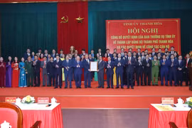 Công bố quyết định thành lập Đảng bộ thành phố Thanh Hóa