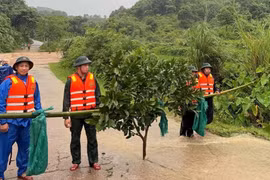 Mưa lớn ở biên giới Quảng Trị, nhiều tuyến đường bị chia cắt