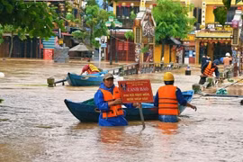Chuẩn bị sẵn sàng lực lượng, phương tiện ứng phó khẩn cấp cho các vùng ngập sâu tại Trung Bộ