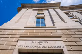 Mỹ sa thải các quan chức và có thể đóng cửa cơ quan viện trợ USAID