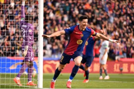 Thắng Alaves, Barca thu hẹp cách biệt với Real Madrid