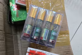 Đột kích sào huyệt sản xuất dầu gió giả nhãn hiệu Siang Pure Oil tại TP.HCM: Sự thật rùng mình sau những chai dầu giá rẻ