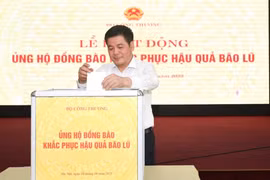 Bộ Công Thương quyên góp gần 1 tỷ đồng ủng hộ đồng bào khắc phục hậu quả bão lũ