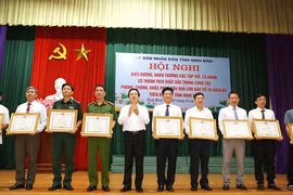 Ninh Bình: Khen thưởng 16 tập thể, cá nhân có thành tích xuất sắc trong phòng chống và khắc phục hậu quả bão số 10