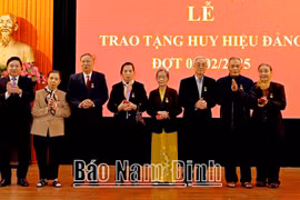 Nam Định: 2.399 đảng viên được tặng Huy hiệu Đảng nhân kỷ niệm 95 năm Ngày thành lập Đảng