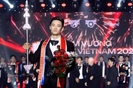 Chàng trai quê Phú Thọ trở thành nam vương Manhunt Vietnam 2025