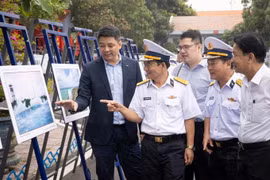 Triển lãm đặc biệt tôn vinh chủ quyền biển đảo, kỷ niệm 70 năm Hải quân Việt Nam