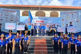 Hơn 23.000 sinh viên TP HCM 'Tiếp sức mùa thi' cho sĩ tử