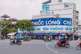 FPT Retail (HoSE: FRT) lãi hơn 800 tỷ sau 9 tháng, chuỗi Long Châu vượt kế hoạch mở rộng, chiếm 69% doanh thu hợp nhất