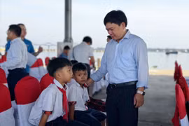 Báo Pháp Luật Thành phố Hồ Chí Minh thắp sáng hy vọng cho ngư dân Huế