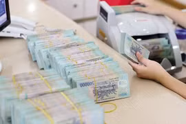 Nới điều kiện vay, rủi ro tín dụng tăng mạnh