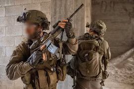 Israel ra lệnh tấn công Iran sau cáo buộc vi phạm ngừng bắn