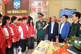 Trưng bày 1.000 tư liệu ca ngợi truyền thống hào hùng của Quân đội