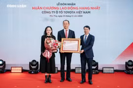 Toyota Việt Nam đón nhận Huân chương Lao động hạng Nhất