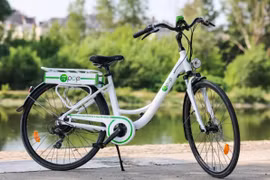 Xe đạp điện đầu tiên không dùng pin: Sáng chế hứa hẹn cho tương lai của kỹ sư người Pháp