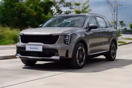 Kia Sorento 2025 sắp ra mắt khách Việt?