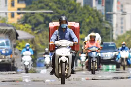 Nắng nóng ở Đông Nam Bộ sẽ còn kéo dài nhiều ngày tới