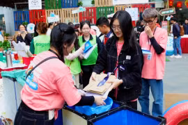 Sôi nổi lễ hội “Tắt đèn bật ý tưởng” 2025 hướng đến “sống xanh”