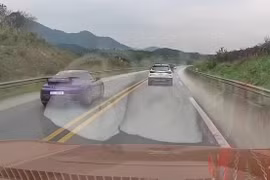 Công an vào cuộc xác minh clip đoàn xe sang Porsche lấn làn, vượt ẩu trên cao tốc