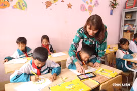 Rời miền gió Lào, cô giáo Thao ngược núi 23 năm gieo chữ ở Dào San