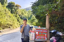 Hòn Sơn: Gặp anh bán kem sở hữu kỹ thuật quay phim điệu nghệ