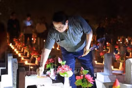 Thủ tướng Phạm Minh Chính dự Lễ thắp nến tri ân các Anh hùng liệt sĩ tại Nghĩa trang Trường Sơn
