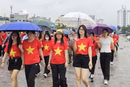 Hàng nghìn người đi bộ 'Cùng Việt Nam tiến bước' tại Thanh Hóa