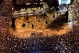 Biểu tình chống chính quyền lại diễn ra ở Serbia, đòi yêu cầu bầu cử sớm