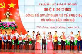 Hải Phòng: Công bố loạt quyết định quan trọng về tổ chức bộ máy và công tác cán bộ