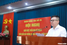 Đoàn công tác báo chí thăm Trường Sa nhân kỷ niệm 100 năm Báo chí cách mạng Việt Nam