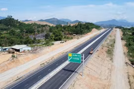 Phó Thủ tướng Thường trực chỉ đạo 'gỡ khó' cho 4 dự án giao thông trọng điểm