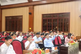 Hà Nam thông qua 9 nghị quyết thuộc các lĩnh vực tài chính - đầu tư, quản lý đất đai