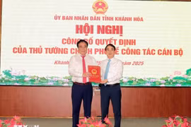 Công bố Quyết định phê chuẩn ông Nguyễn Khắc Toàn giữ chức Chủ tịch UBND tỉnh Khánh Hòa