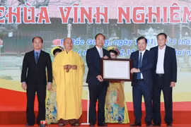 Bộ tượng Tam Tổ Trúc Lâm được công nhận là bảo vật quốc gia