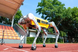 Robot Trung Quốc lập Kỷ lục Guinness chạy nhanh nhất thế giới