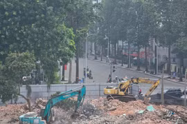 Khối nhà 61 Trần Phú khẩn trương tháo dỡ, mở rộng đường Hùng Vương đón diễu binh 2/9
