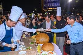 Quảng diễn các món ngon từ cua Cà Mau