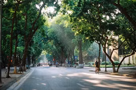 Dự báo thời tiết ngày 25/5: Hà Nội chuyển mát kèm mưa rào